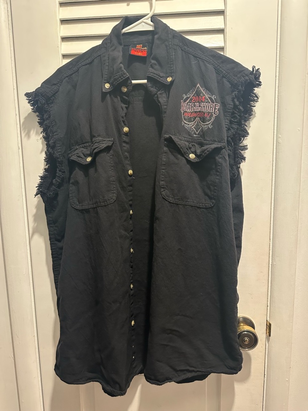 Sleeveless Black Button-Down Casual Shirt with Embroidered Chest - Unbranded
